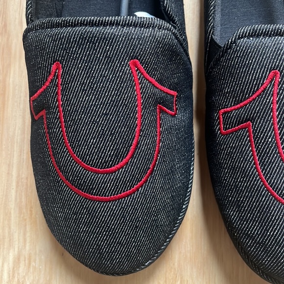 NWT True Religion Mens Slippers Mens size M 7/8 - Picture 2 of 6